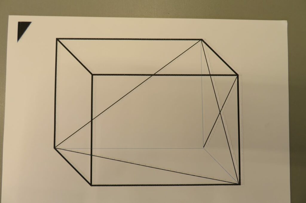 figura geometryczna, wydruk wykonany na nowej drukarce, aktywna tablica